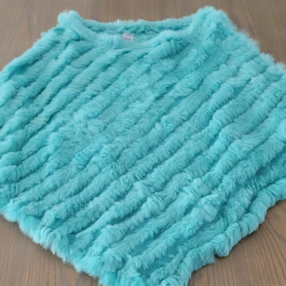 Women's Faux Fur Shawl - Picture 1 of 3